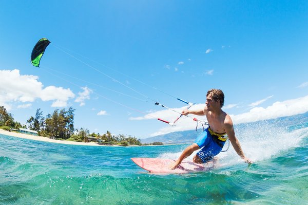 Où pratiquer le kitesurf dans des conditions idéales à Tarifa, Espagne ?